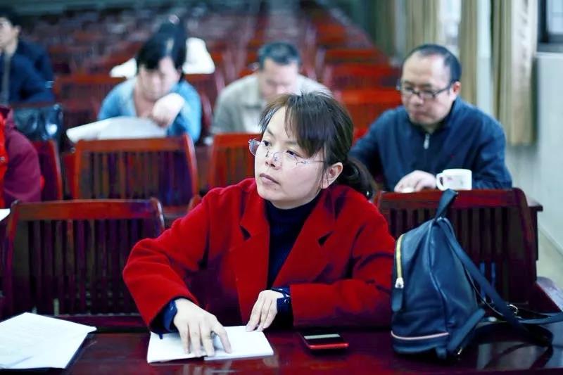 高一年級班主任周嵐老師在綜合素質(zhì)評價平臺應(yīng)用培訓會場